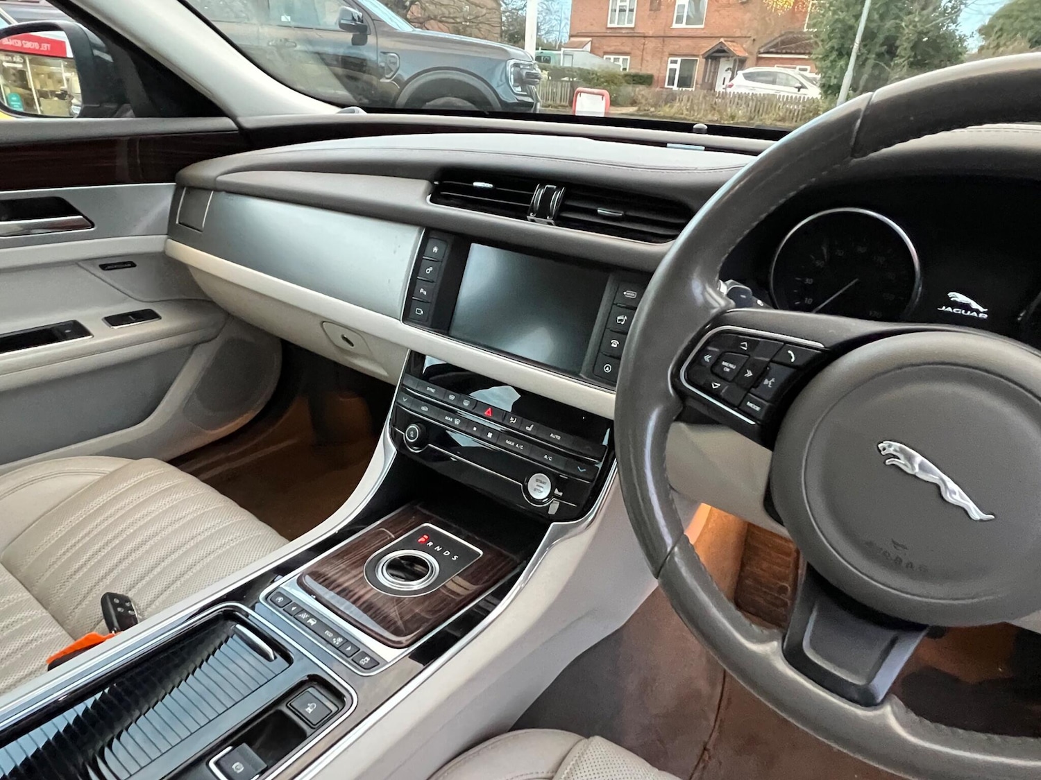 Used Jaguar XF 2016 for sale - 76839393: Photo 25