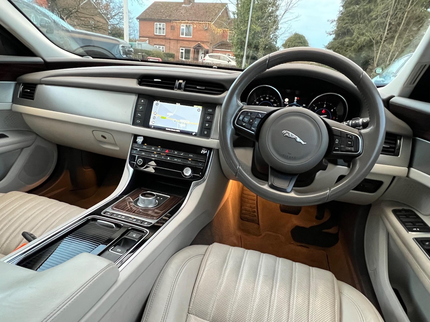 Used Jaguar XF 2016 for sale - 76839393: Photo 39