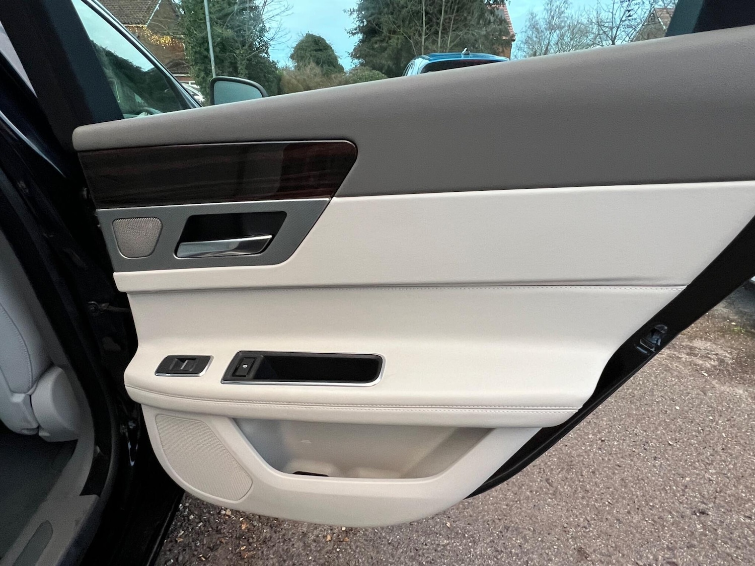 Used Jaguar XF 2016 for sale - 76839393: Photo 41