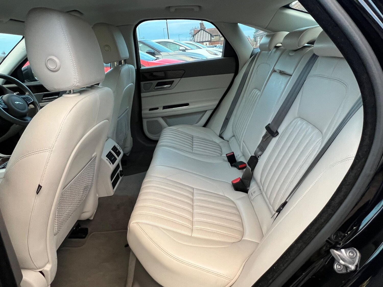 Used Jaguar XF 2016 for sale - 76839393: Photo 73