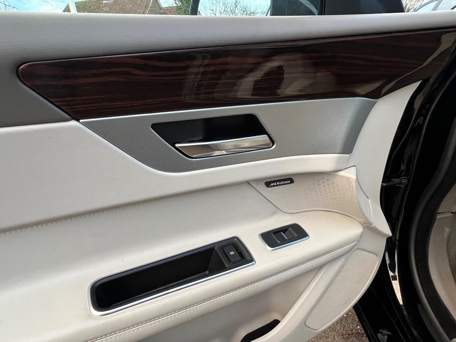 Used Jaguar XF 2016 for sale - 76839393: Photo 75