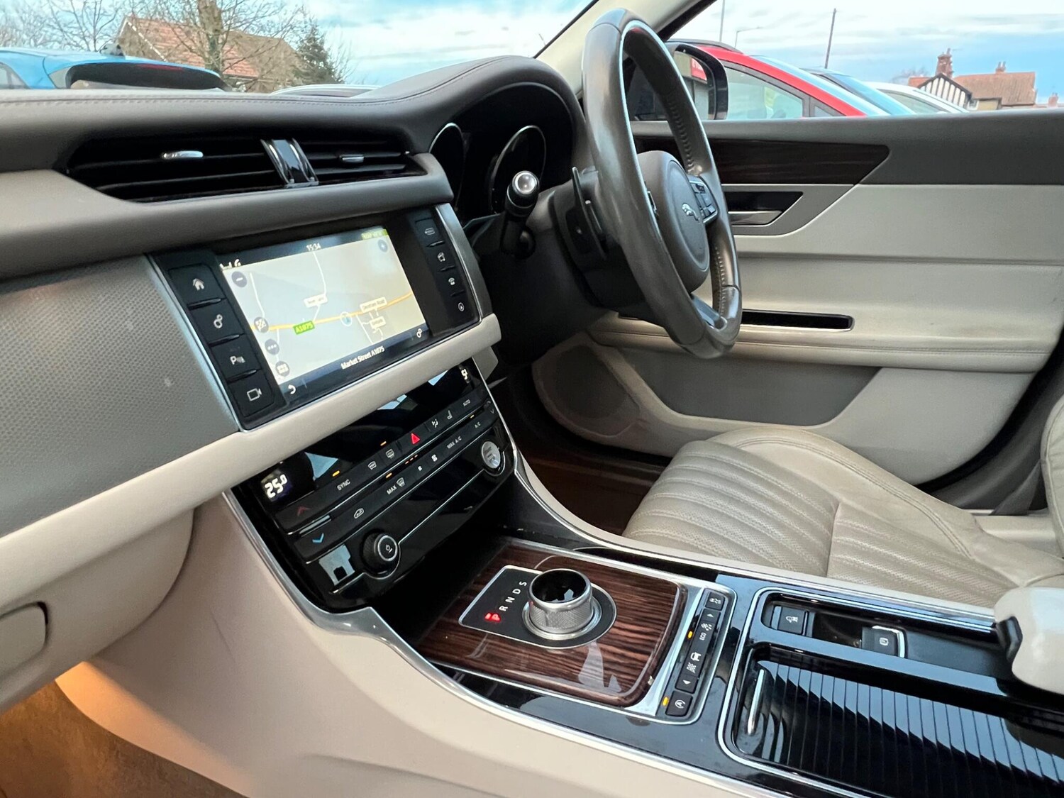 Used Jaguar XF 2016 for sale - 76839393: Photo 79