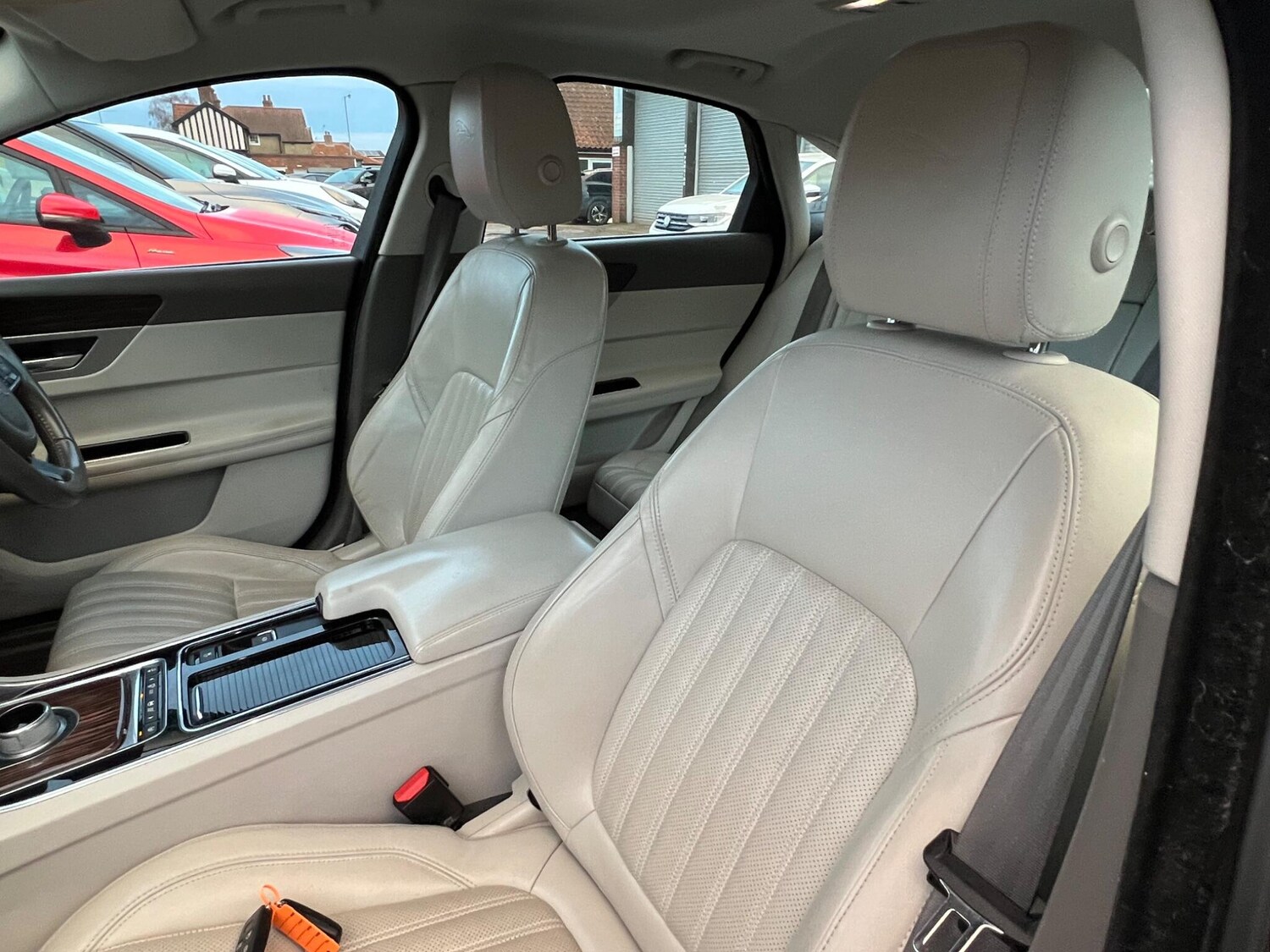 Used Jaguar XF 2016 for sale - 76839393: Photo 80