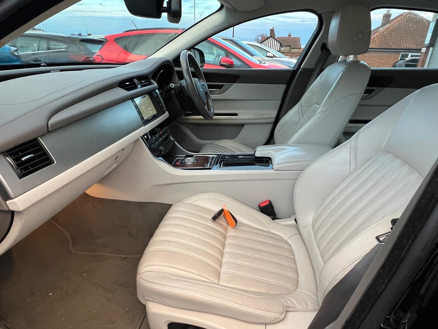 Used Jaguar XF 2016 for sale - 76839393: Photo 81