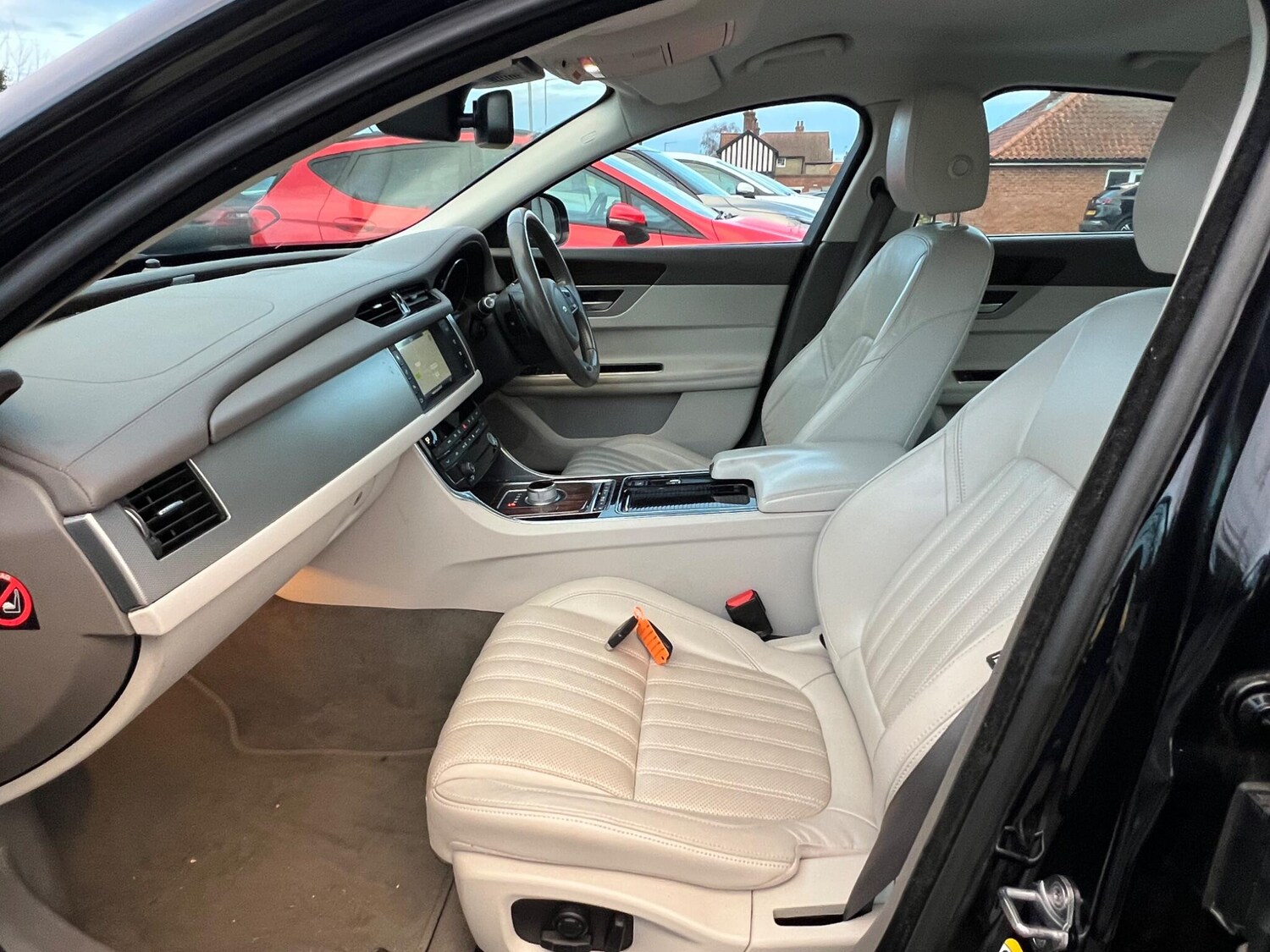 Used Jaguar XF 2016 for sale - 76839393: Photo 82