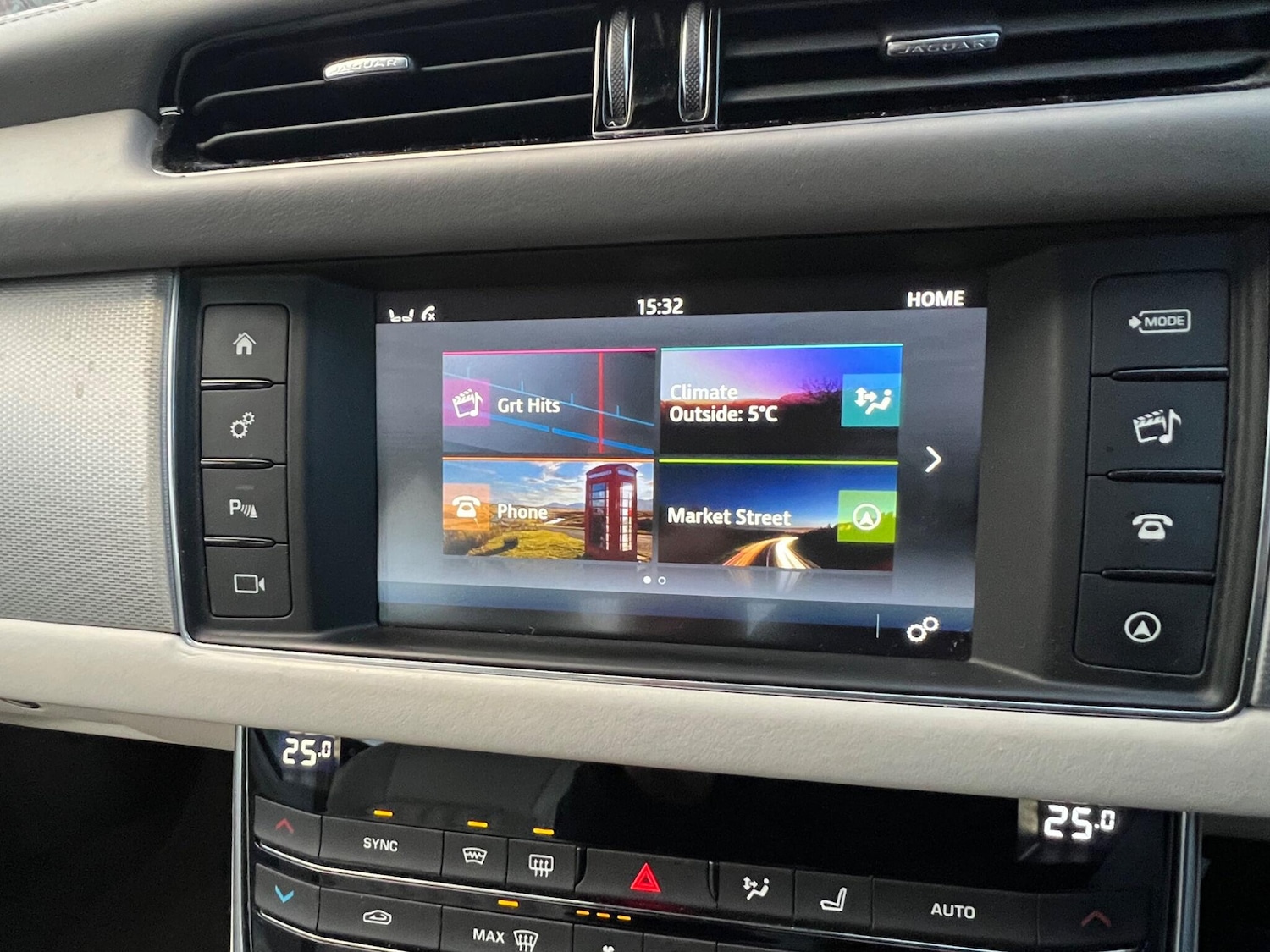 Used Jaguar XF 2016 for sale - 76839393: Photo 97