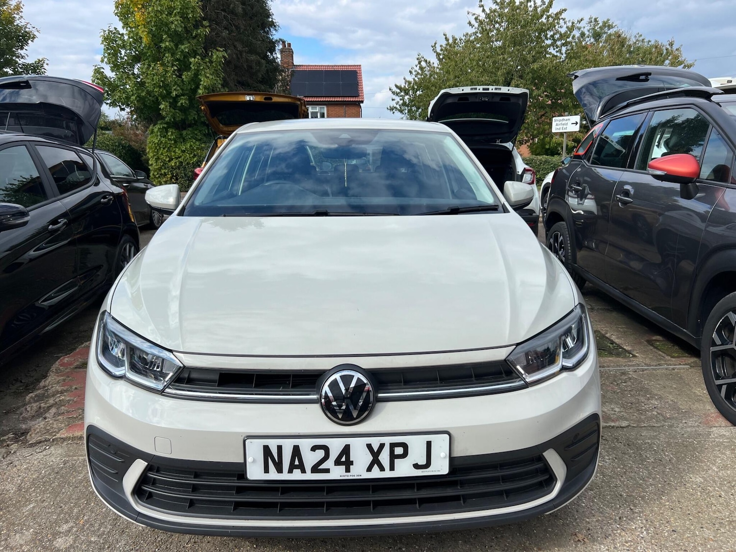 Used Volkswagen Polo 2024 for sale - 76989102: Photo 3