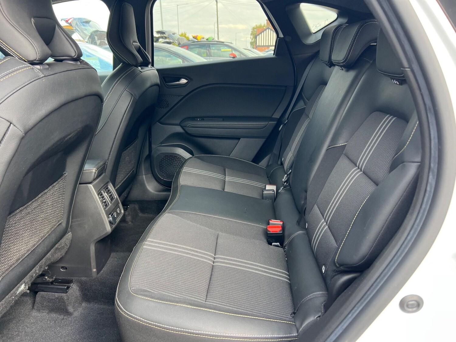 Used Renault Captur 2023 for sale - 76002137: Photo 60