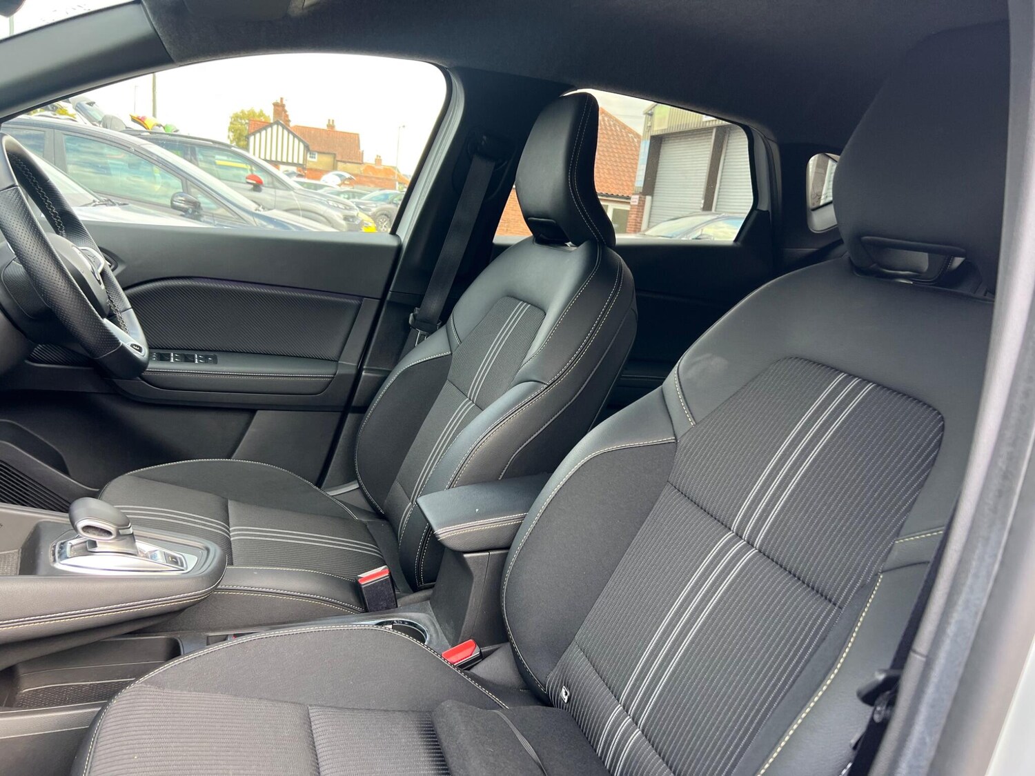 Used Renault Captur 2023 for sale - 76002137: Photo 64