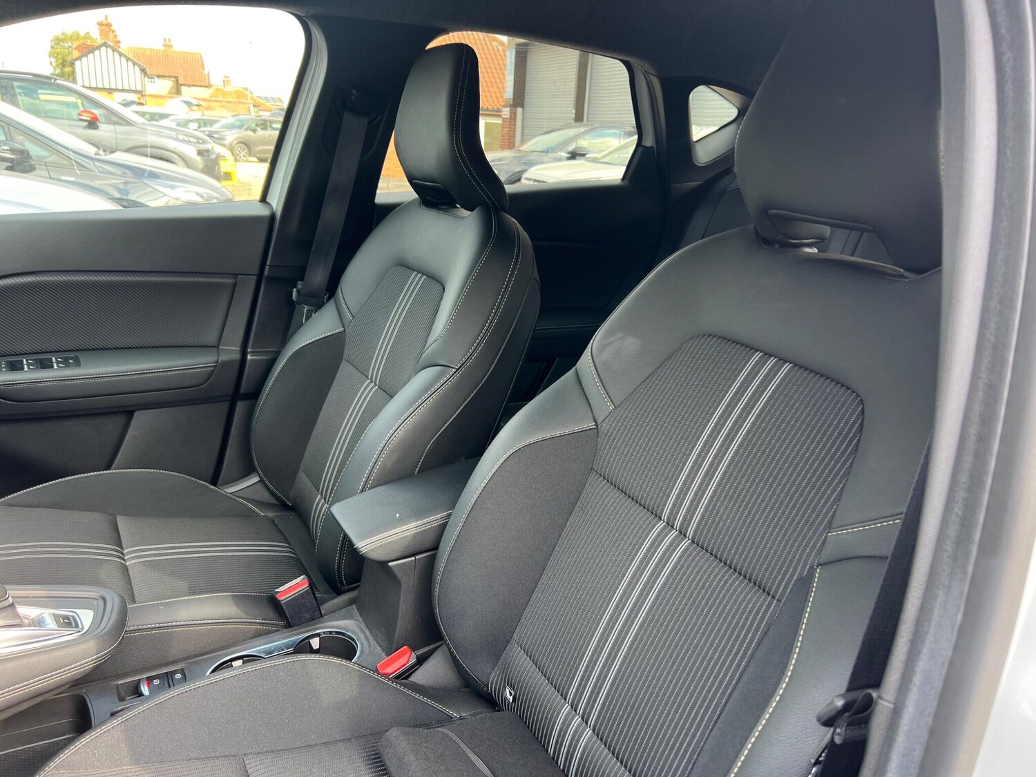 Used Renault Captur 2023 for sale - 76002137: Photo 70