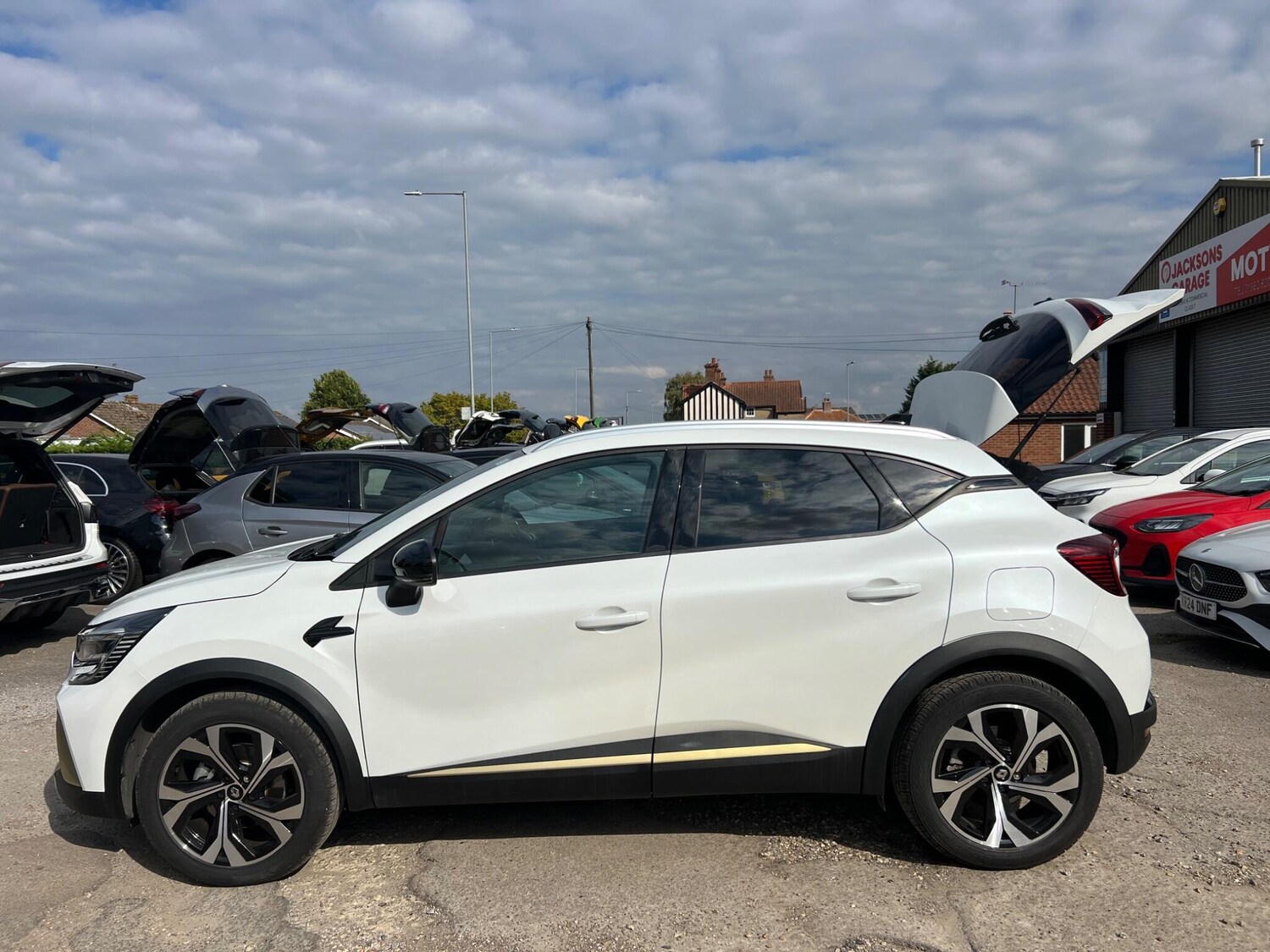 Used Renault Captur 2023 for sale - 76002137: Photo 76