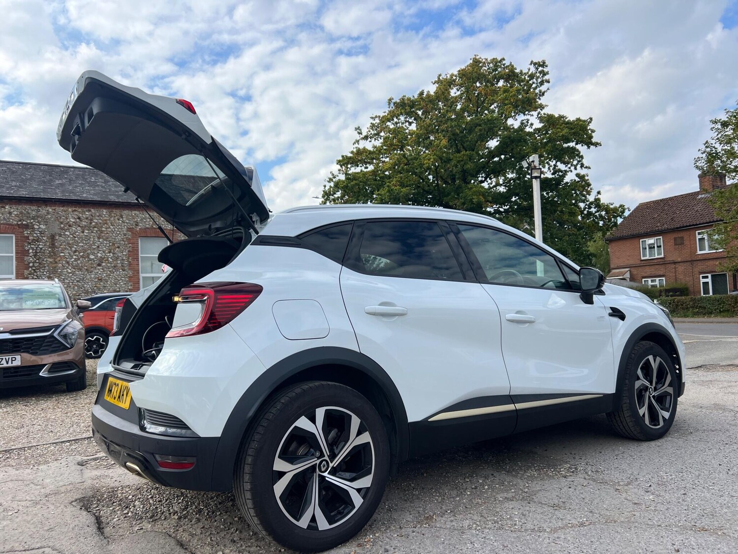 Used Renault Captur 2023 for sale - 76002137: Photo 98