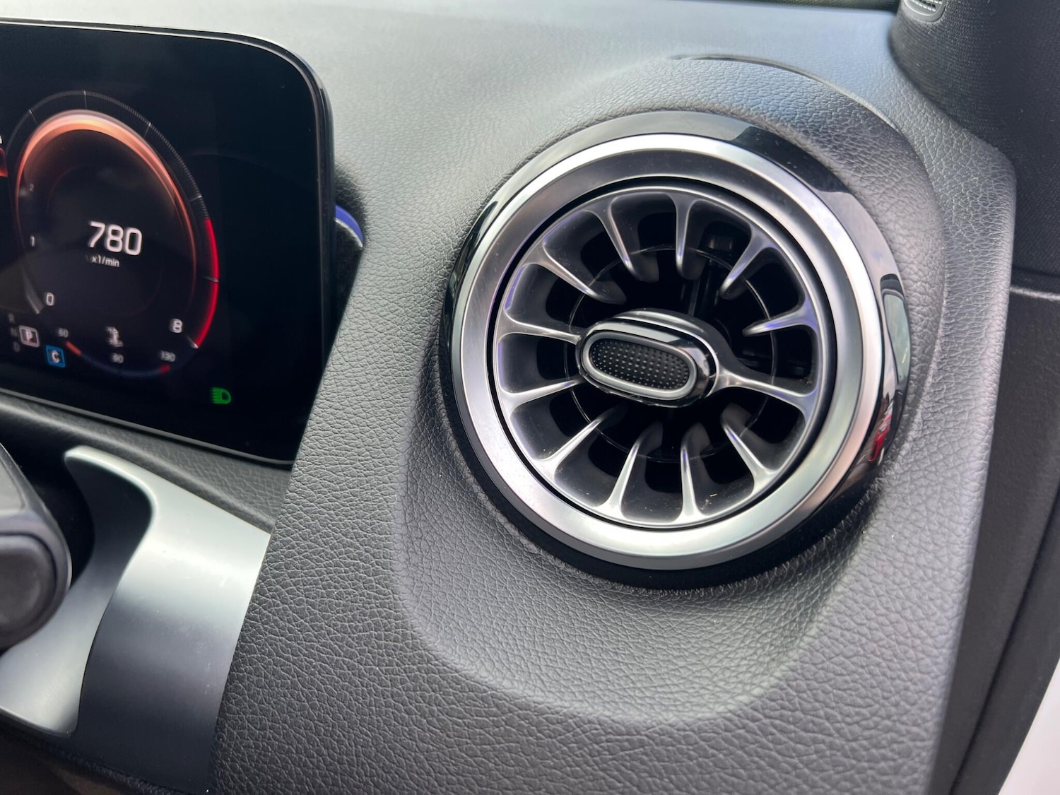 Used Mercedes-Benz GLB 2023 for sale - 77279973: Photo 73