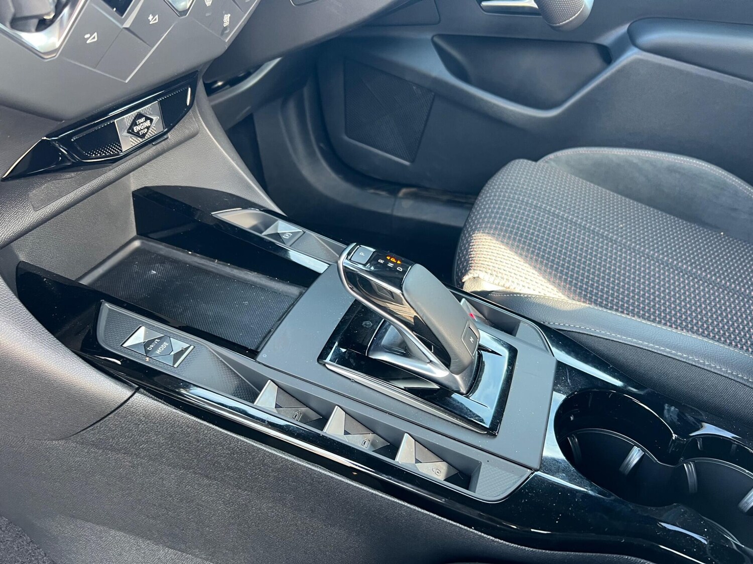 Used DS Automobiles DS 3 Crossback 2022 for sale - 76238827: Photo 51