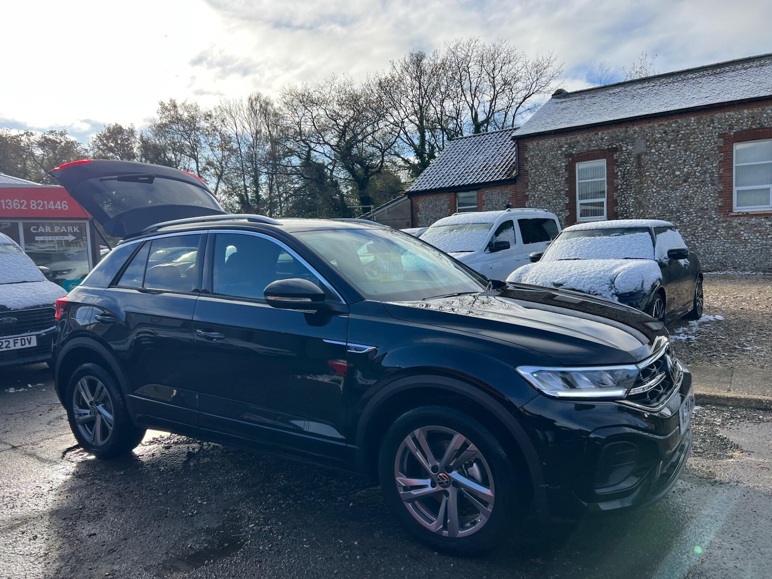 Used Volkswagen T-Roc 2024 for sale - 76499406: Photo 11