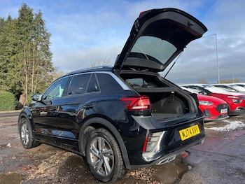 Used Volkswagen T-Roc 2024 for sale - 76499406: Photo