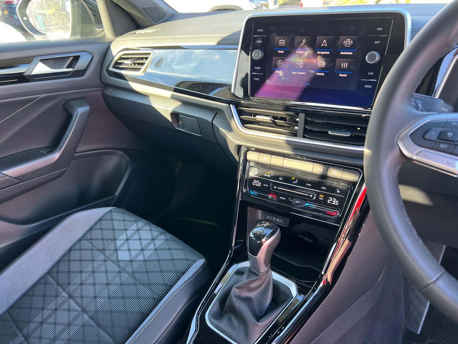 Used Volkswagen T-Roc 2024 for sale - 76499406: Photo 47