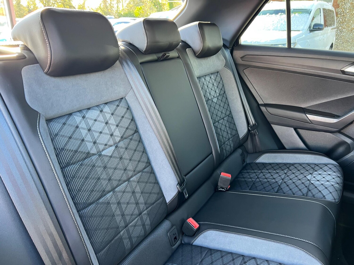 Used Volkswagen T-Roc 2024 for sale - 76499406: Photo 51