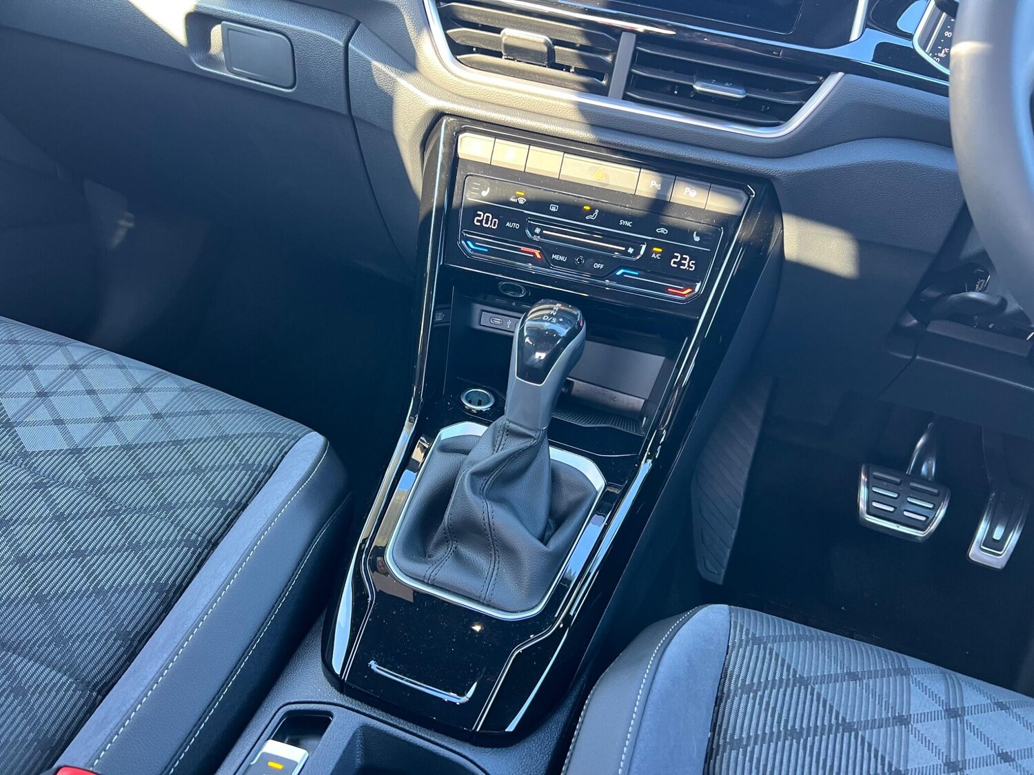 Used Volkswagen T-Roc 2024 for sale - 76499406: Photo 53