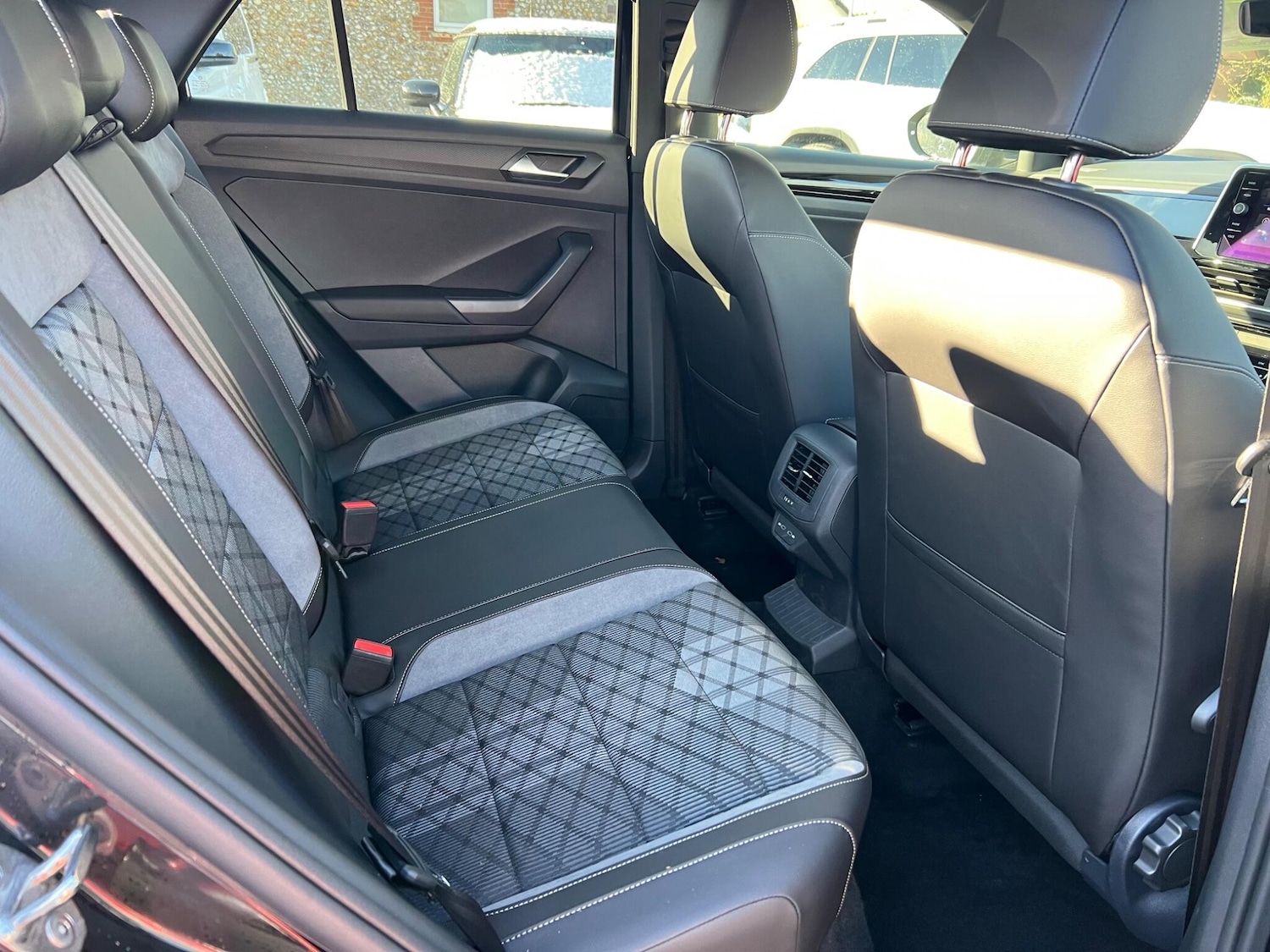 Used Volkswagen T-Roc 2024 for sale - 76499406: Photo 56