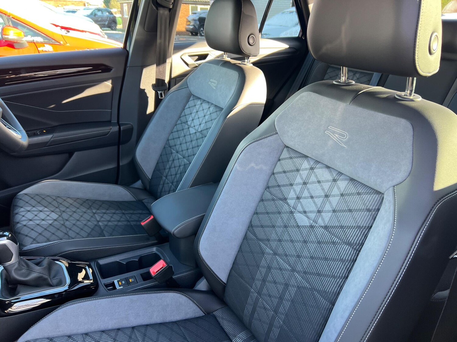 Used Volkswagen T-Roc 2024 for sale - 76499406: Photo 70