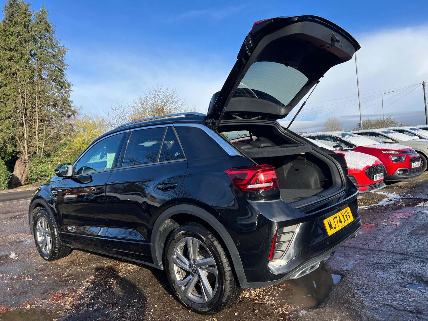 Used Volkswagen T-Roc 2024 for sale - 76499406: Photo 76