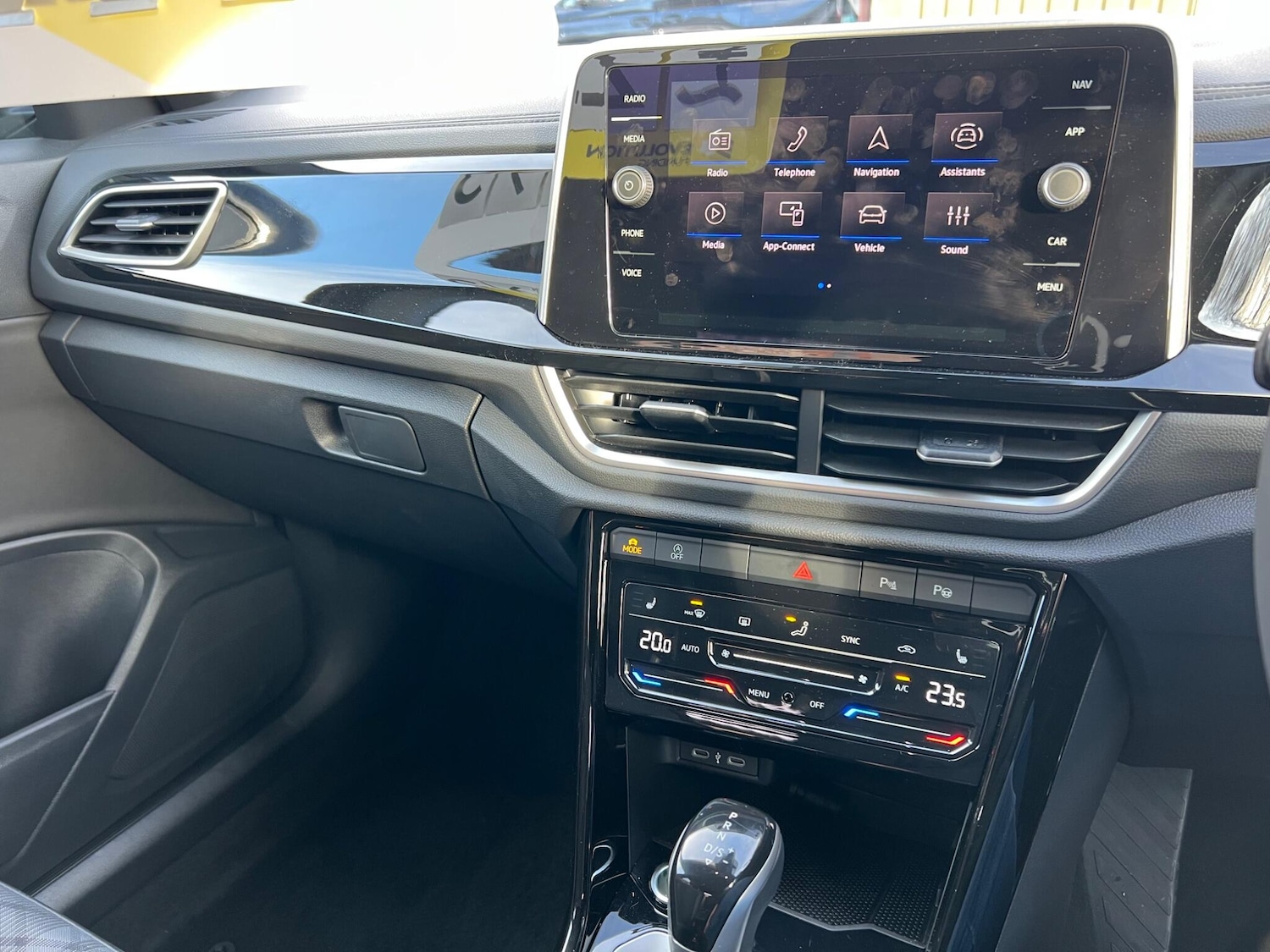 Used Volkswagen T-Roc 2024 for sale - 76499406: Photo 89