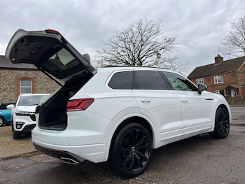 Used Volkswagen Touareg 2023 for sale - 77190673: Photo