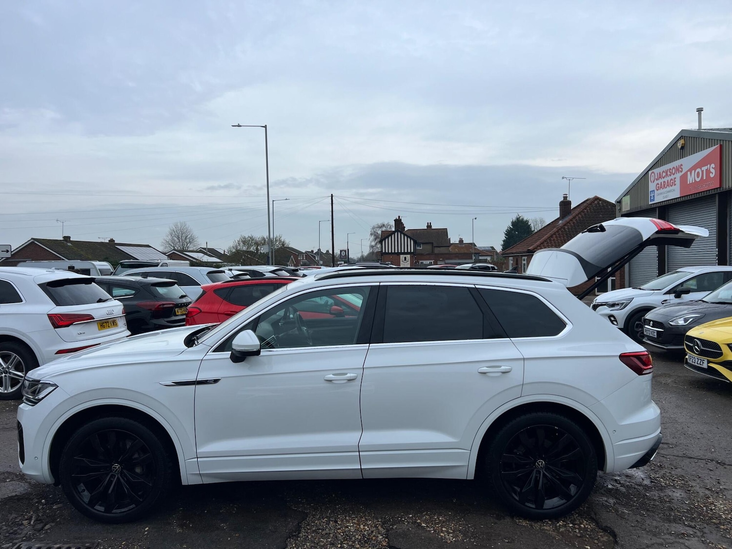 Used Volkswagen Touareg 2023 for sale - 77190673: Photo 55