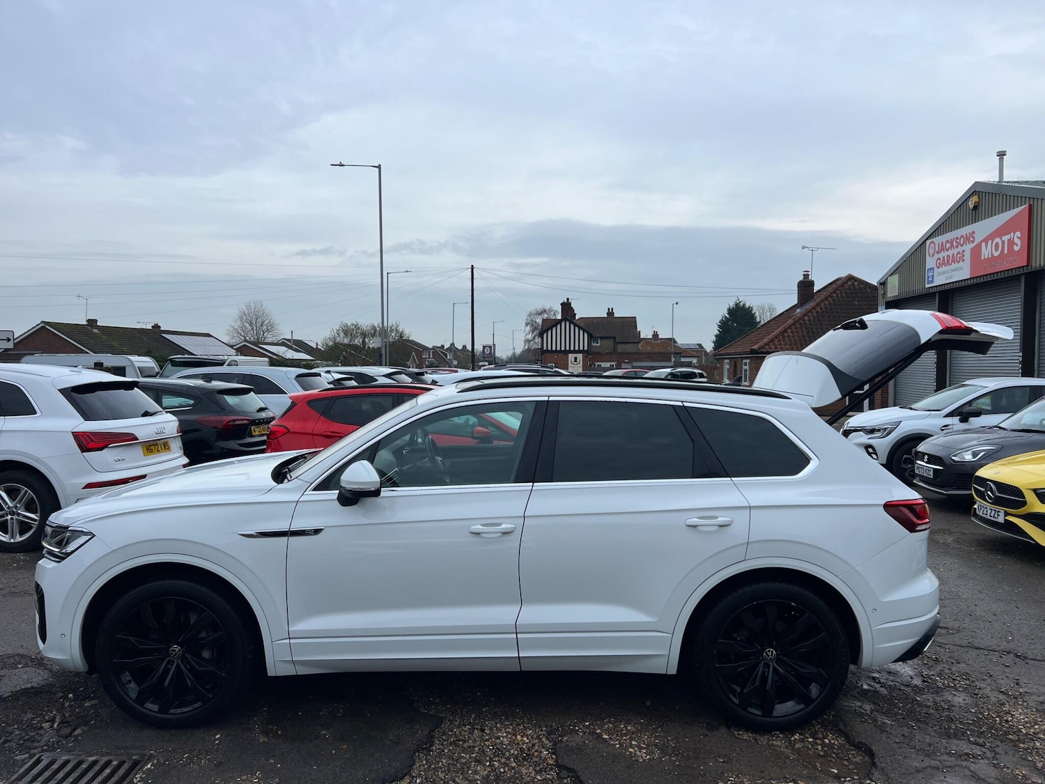 Used Volkswagen Touareg 2023 for sale - 77190673: Photo 56