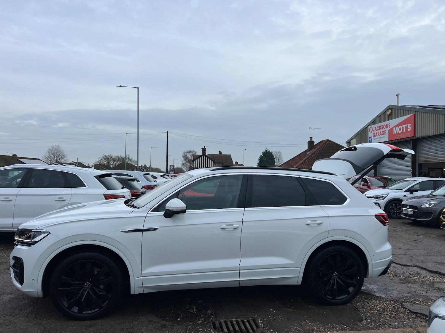 Used Volkswagen Touareg 2023 for sale - 77190673: Photo 8