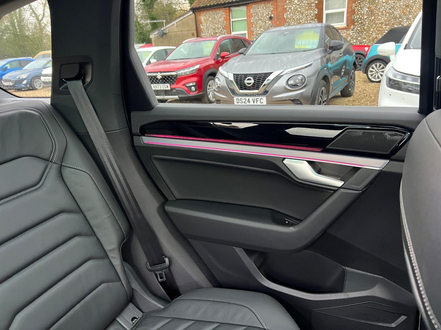 Used Volkswagen Touareg 2023 for sale - 77190673: Photo 83