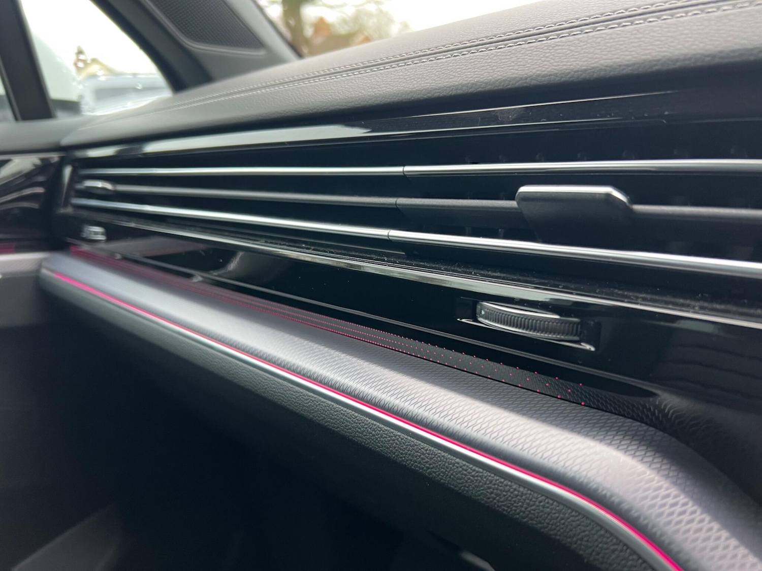 Used Volkswagen Touareg 2023 for sale - 77190673: Photo 84