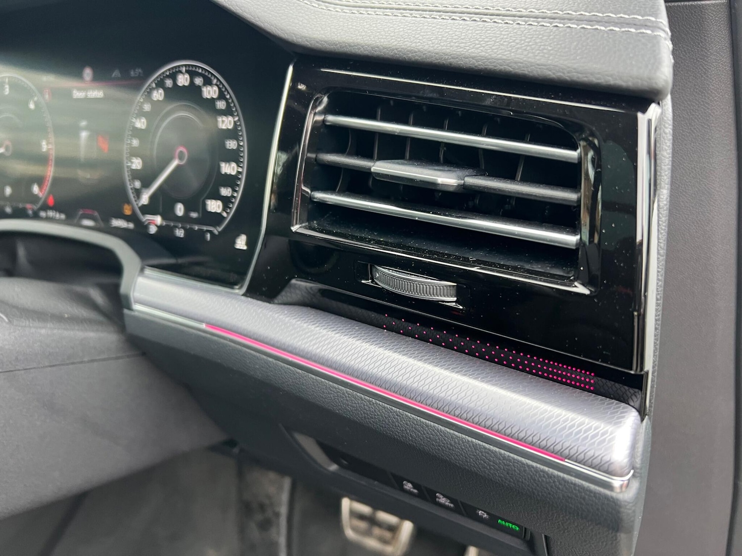 Used Volkswagen Touareg 2023 for sale - 77190673: Photo 85