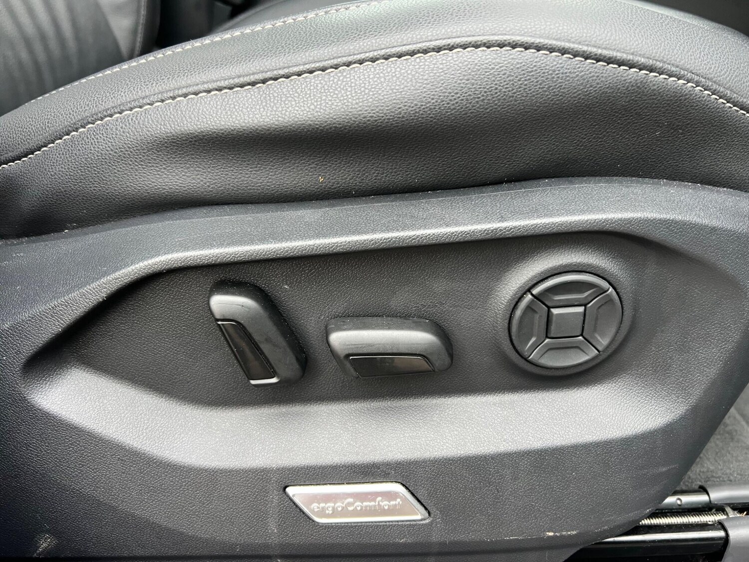 Used Volkswagen Touareg 2023 for sale - 77190673: Photo 89