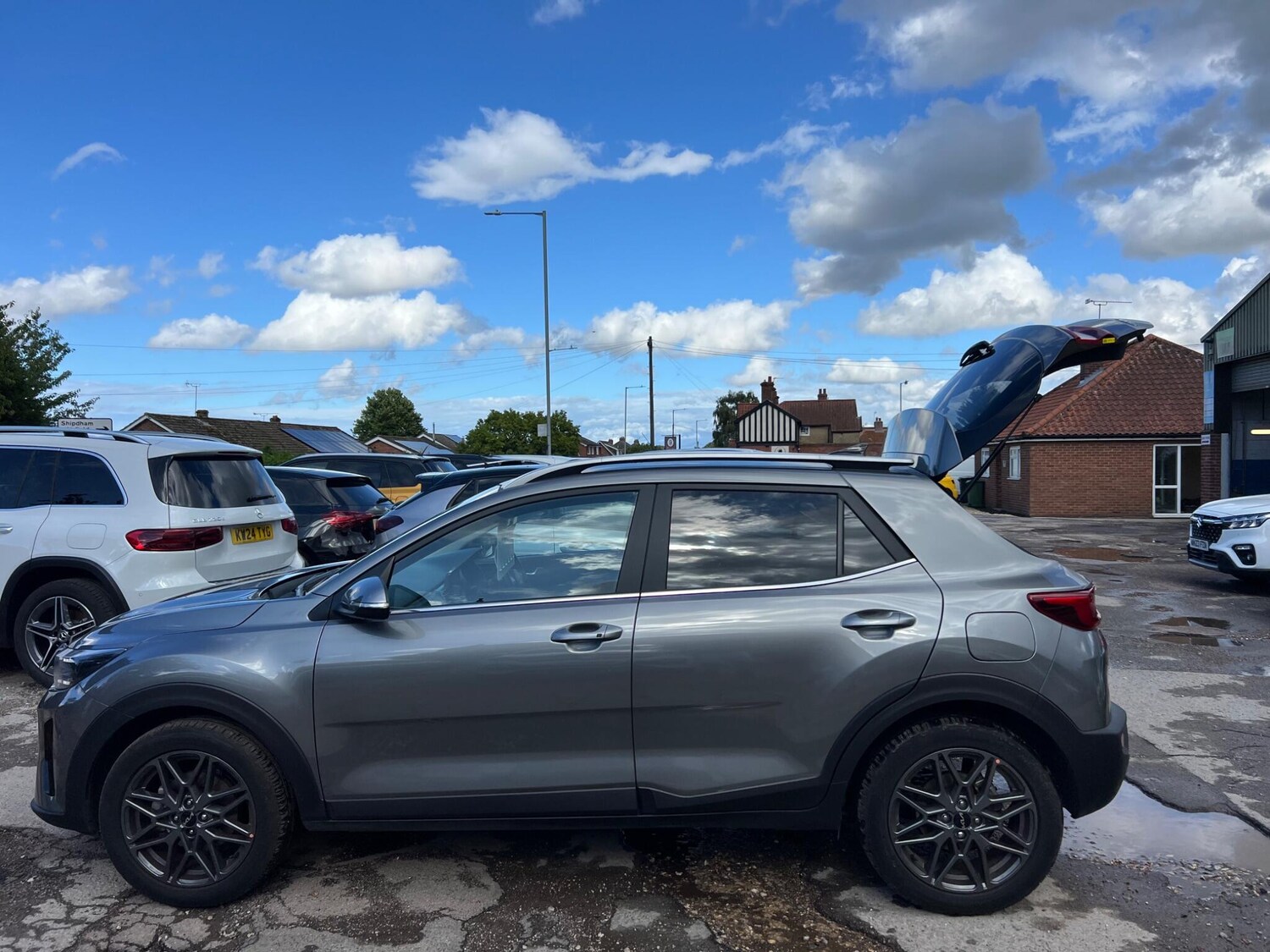 Used Kia Stonic 2024 for sale - 75553292: Photo 32