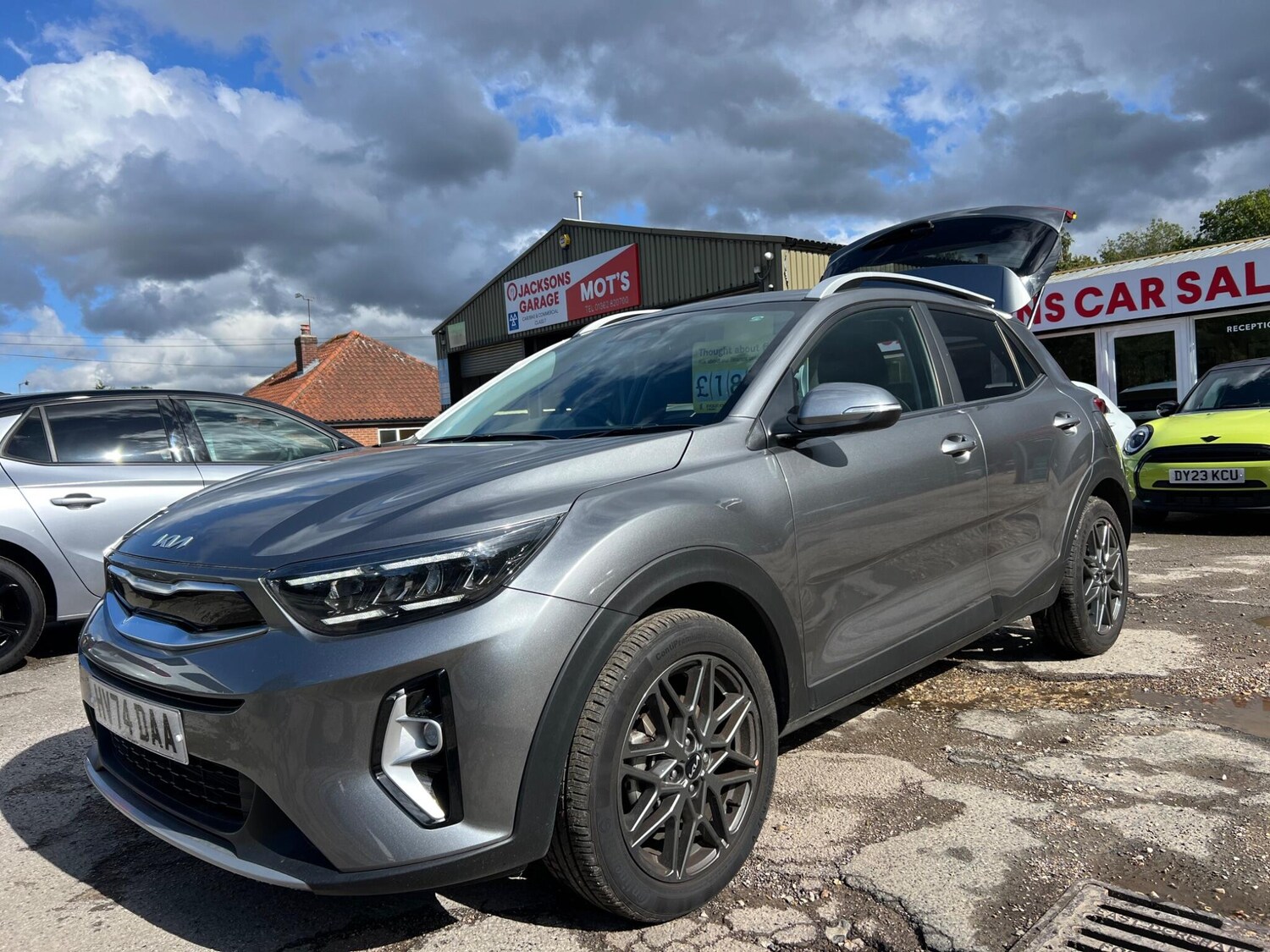 Used Kia Stonic 2024 for sale - 75553292: Photo 4