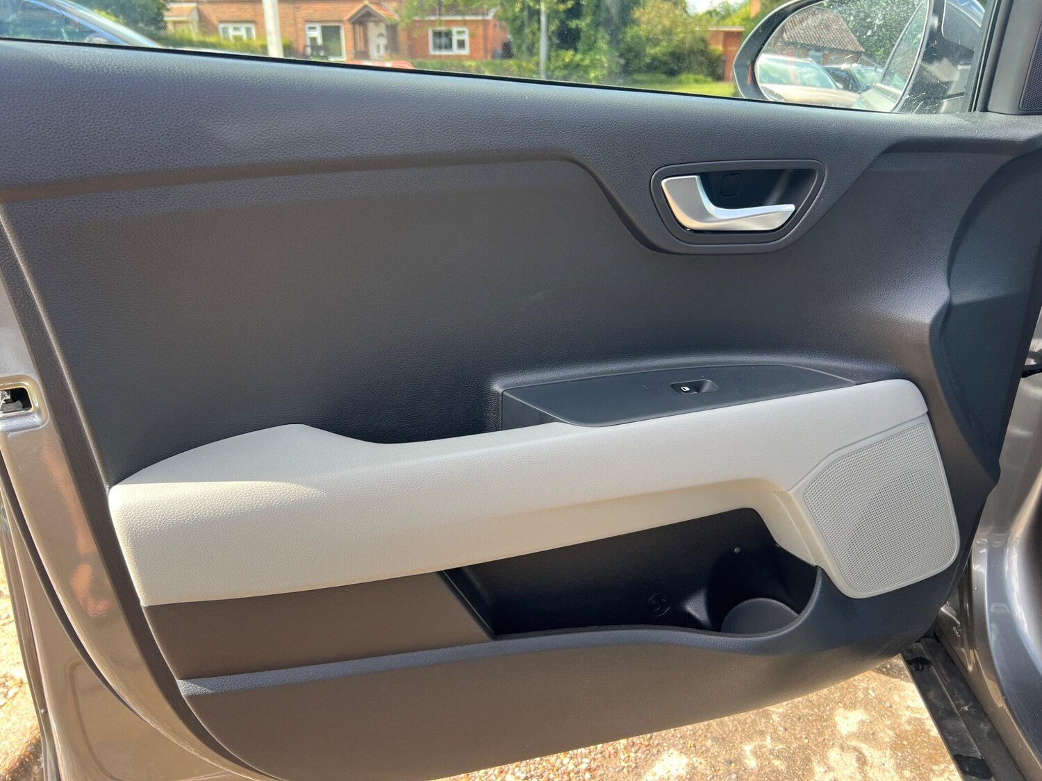 Used Kia Stonic 2024 for sale - 75553292: Photo 77