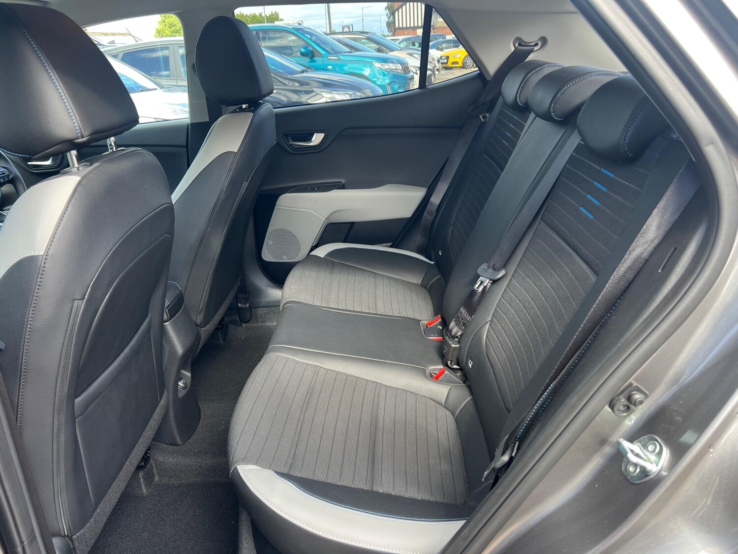 Used Kia Stonic 2024 for sale - 75553292: Photo 81