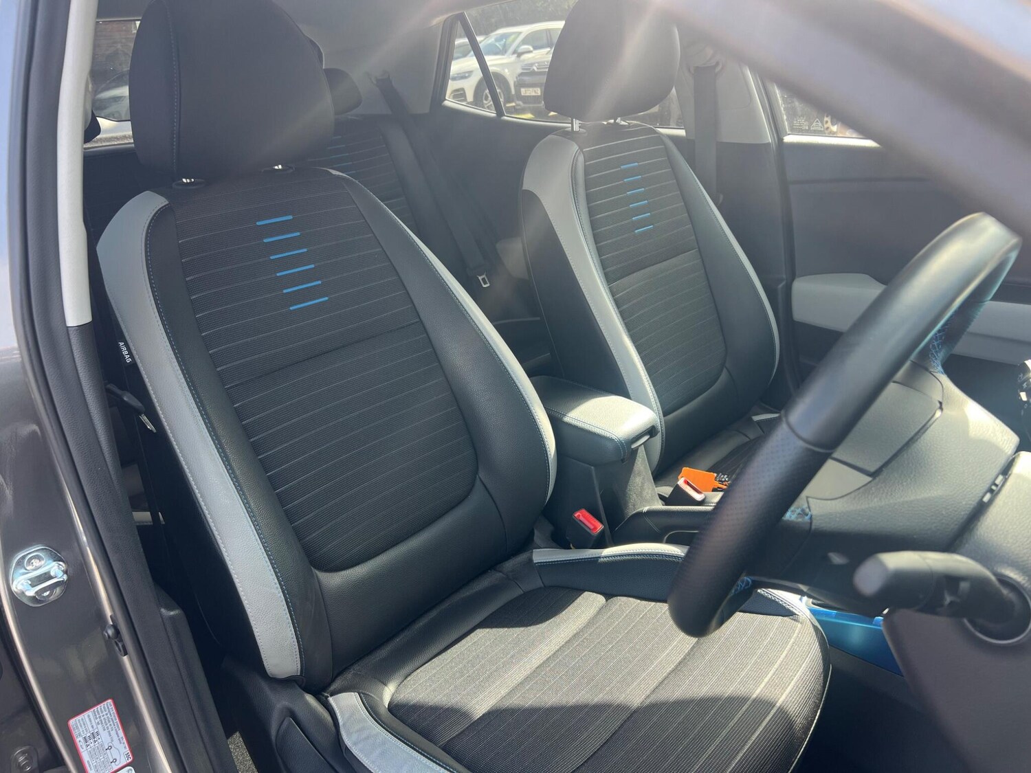 Used Kia Stonic 2024 for sale - 75553292: Photo 90