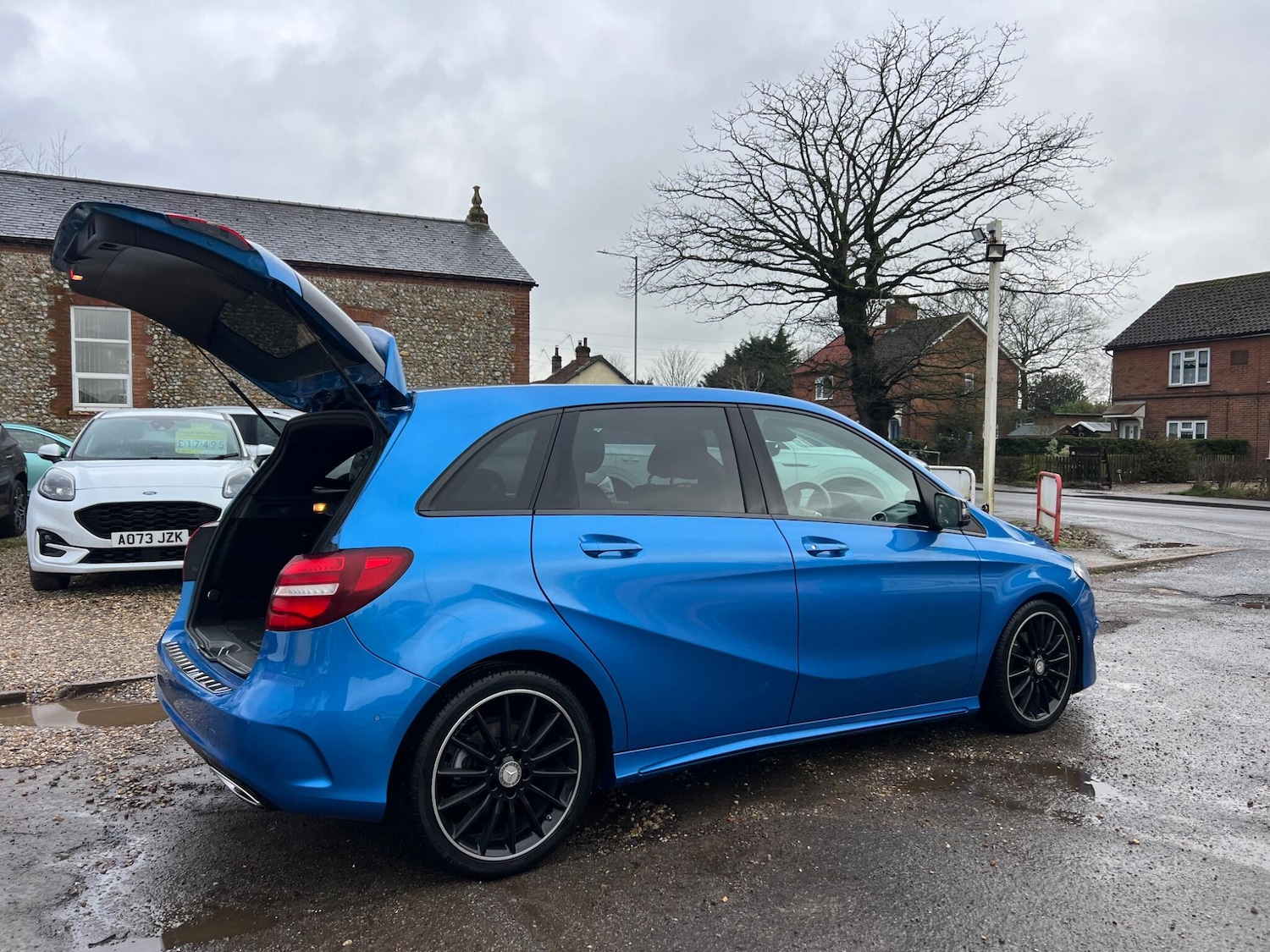 Used Mercedes-Benz B Class 2017 for sale - 77550440: Photo 3