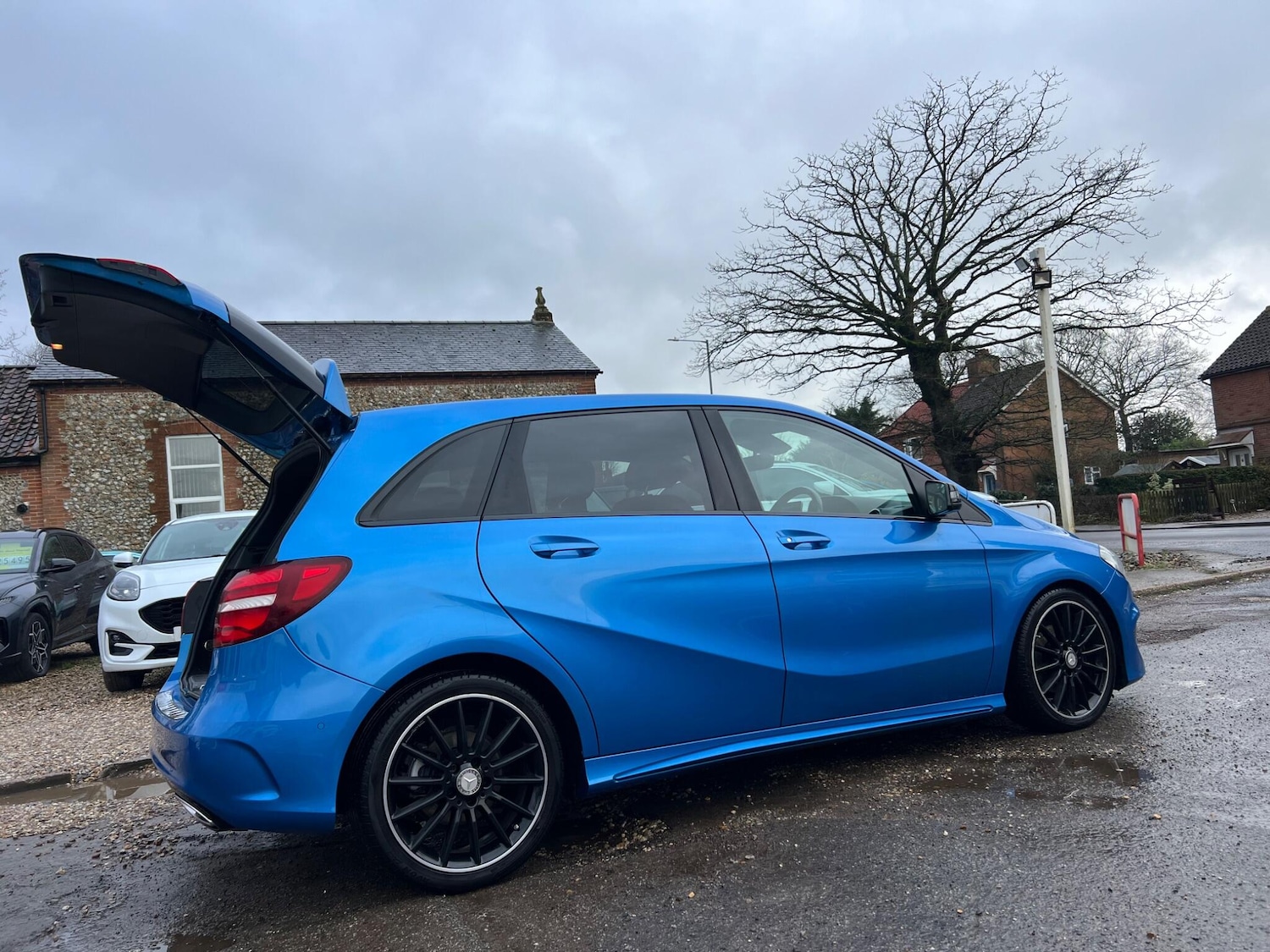 Used Mercedes-Benz B Class 2017 for sale - 77550440: Photo 76