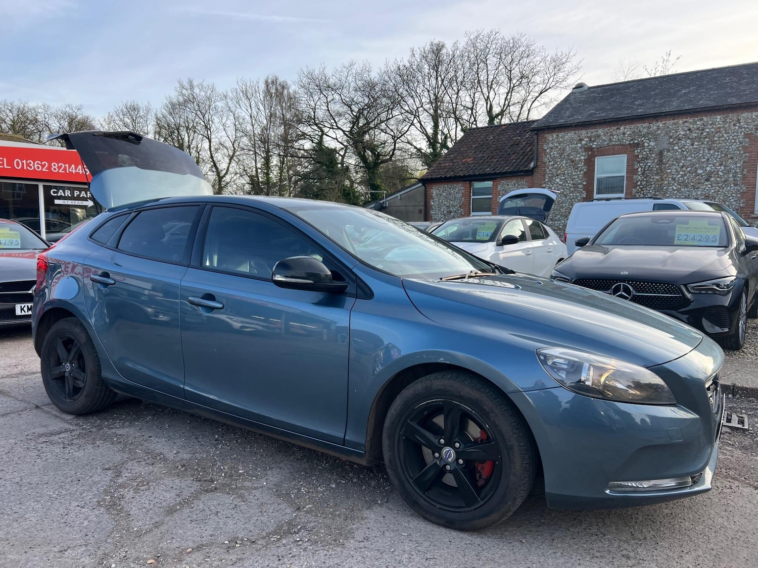 Used Volvo V40 2014 for sale - 77970548: Photo 12