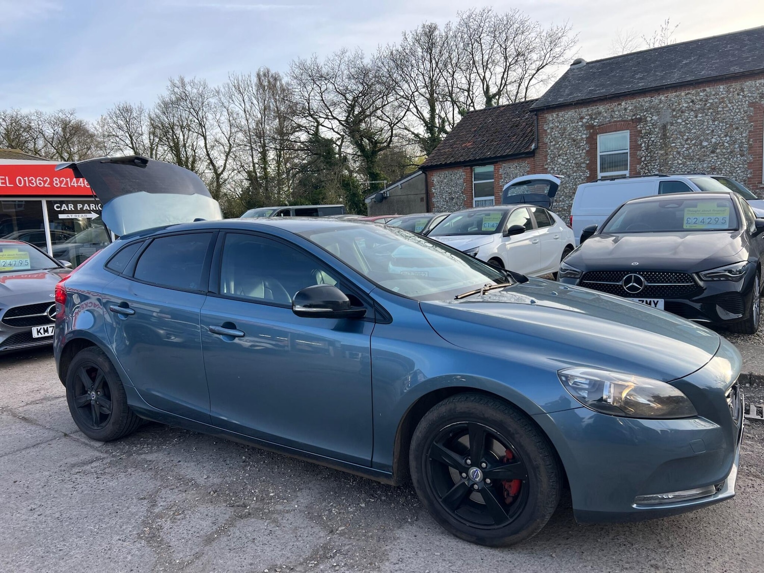 Used Volvo V40 2014 for sale - 77970548: Photo 13