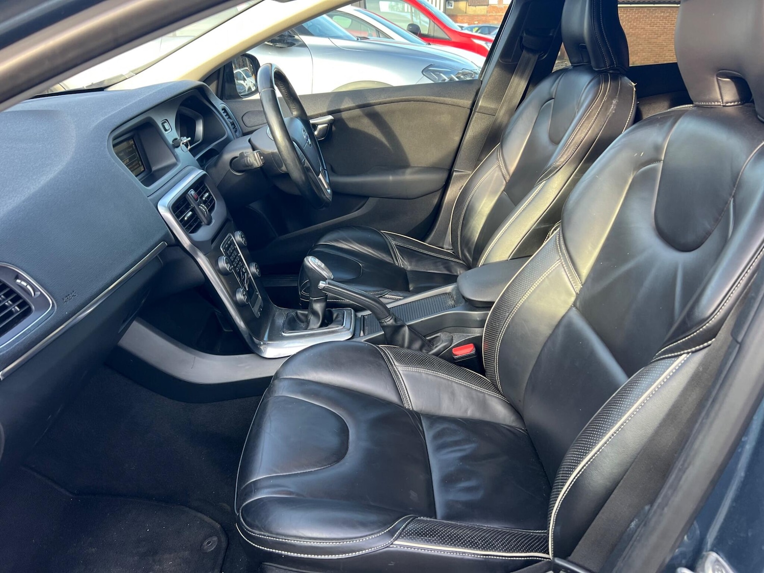 Used Volvo V40 2014 for sale - 77970548: Photo 35