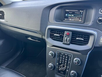 Used Volvo V40 2014 for sale - 77970548: Photo