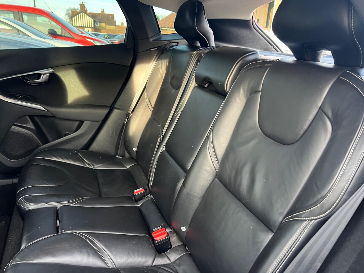 Used Volvo V40 2014 for sale - 77970548: Photo 41