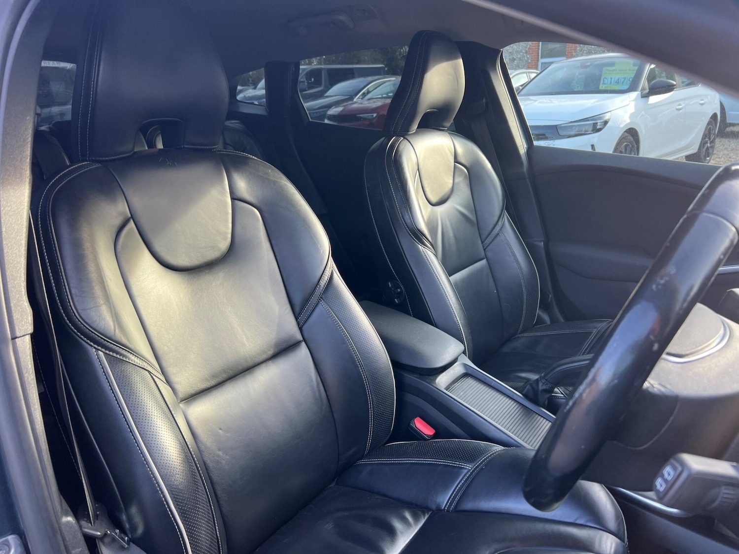 Used Volvo V40 2014 for sale - 77970548: Photo 5