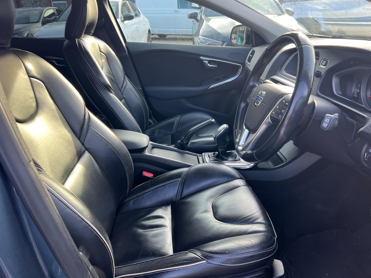 Used Volvo V40 2014 for sale - 77970548: Photo 6