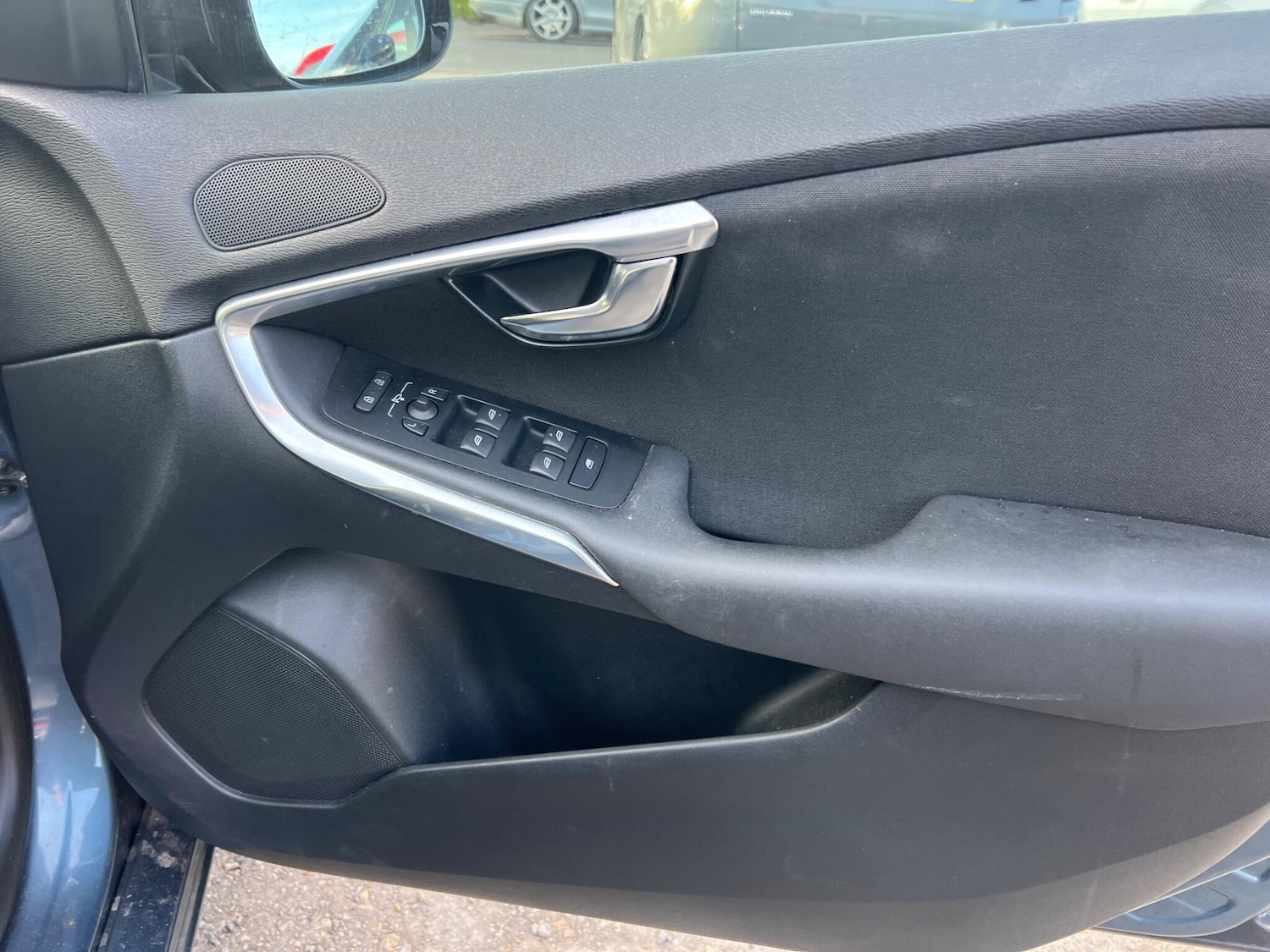 Used Volvo V40 2014 for sale - 77970548: Photo 8